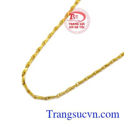 Dây chuyền nữ mắt vàng có thể kết hợp thêm mặt dây để tăng sự nổi bật