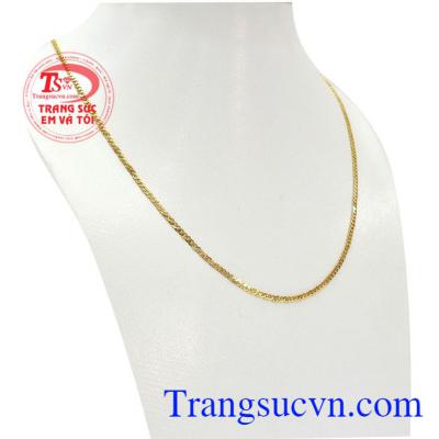 Dây chuyền vàng tây 10k có thể kết hợp với nhiều kiểu trang phục
