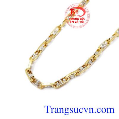 Sản phẩm có thể kết hợp cùng mặt dây,nhẫn nam vàng tây gắn đá quý