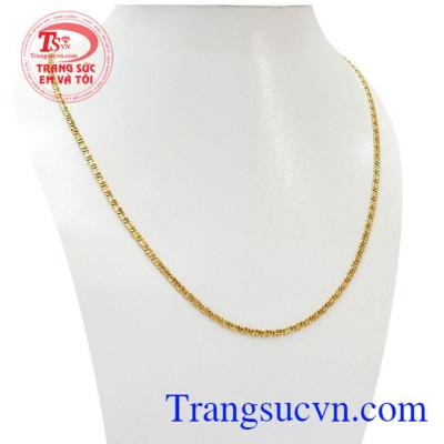 Dây chuyền là món trang sức không thể thiếu với phái nữ