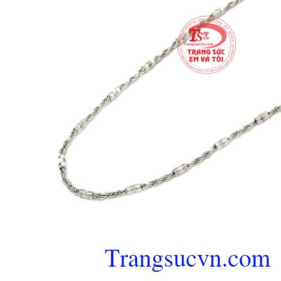 Dây vàng tây,đeo kết hợp cùng mặt dây chuyền rất hợp thời trang
