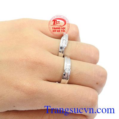 Bạn có thể đặt nhẫn cưới theo yêu cầu của đôi bạn, đặt nhẫn thiết kế 3D, đặt nhẫn qua hình ảnh và ý tưởng của đôi vợ chồng,Đôi nhẫn cưới vàng 18k Ialia + kim cương