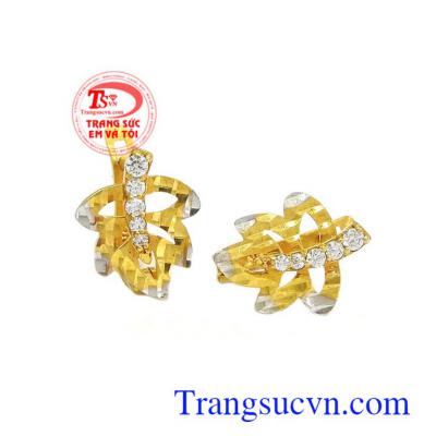 Hoa tai chiếc lá xinh là sản phẩm được các bạn nữ yêu thích, được chế tác đẹp xinh xắn