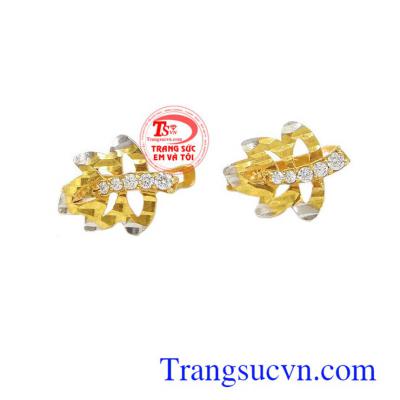 Hoa tai chiếc lá xinh tôn lên vẻ đẹp phái nữ