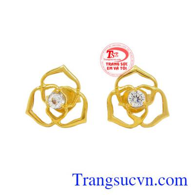Hoa tai độc đáo vàng 10k là sản phẩm được chế tác tinh xảo, chất lượng.