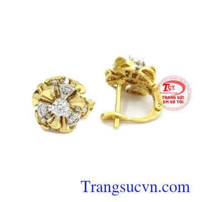 Hoa tai vàng 18k được các bạn nữ yêu thích