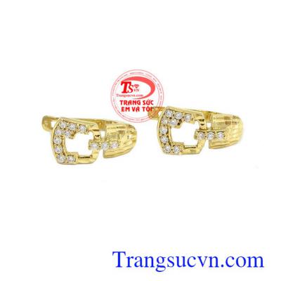 Hoa tai vàng tây đẹp là sản phẩm đẹp được các bạn nữ yêu thích