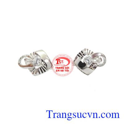 Sản phẩm phù hợp với mọi lứa tuổi, hợp thời trang, dễ kết hợp với nhiều loại trang phục khác nhau