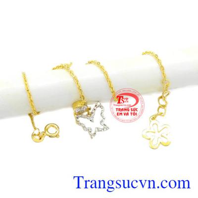 Sản phẩm làm tôn lên vẻ đẹp nữ tính, xinh xắn cho người đeo.