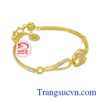 Lắc tay Chanel vàng 10k toát lên vẻ sang trọng, quý phái cho người đeo.