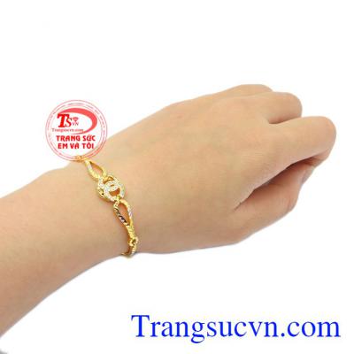 Lắc tay Chanel vàng 10k, bảo hành 6 tháng.