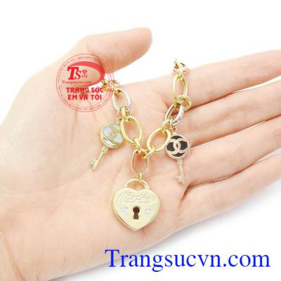 Sản phẩm làm tôn vẻ đẹp phái nữ mang sự tinh tế dịu dàng và quý phái cho phái đẹp