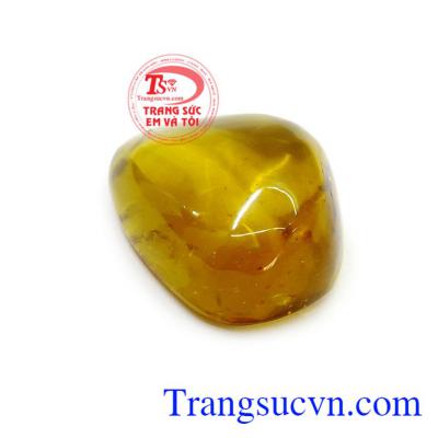 Người sử dụng mang theo đá amber để bảo vệ sức khỏe cũng như tăng cường trí não