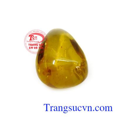 Mặt dây amber phù hợp với những mệnh thổ và mệnh kim