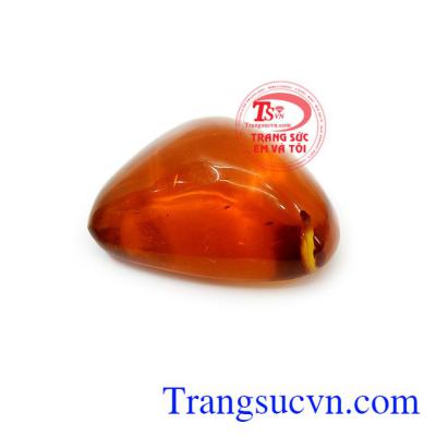 Để hình thành nên loại đá amber này đã phải trải qua quá trình hàng triệu năm trong lòng đất