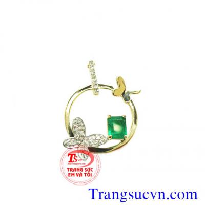 Mặt dây cánh bướm emerald Bán mặt dây emerald thiên nhiên,có giấy kiểm định đá emerald và vàng,giá đá quý emerald tốt,đặt mặt dây chuyền vàng tây đính đá quý theo mệnh mộc,hỏa