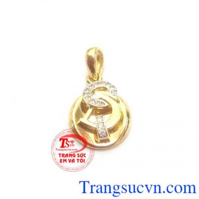 Mặt dây chuyền cho nữ vàng mang lại sự cá tính, dịu dàng và sang trọng cho người đeo, là món quà tuyệt vời cho người yêu thương.