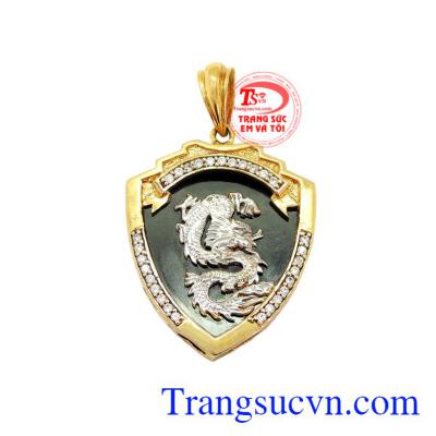 Mặt dây chuyền hình rồng đẹp là sản phẩm được chế tác tinh xảo, sắc nét, chất lượng cao.