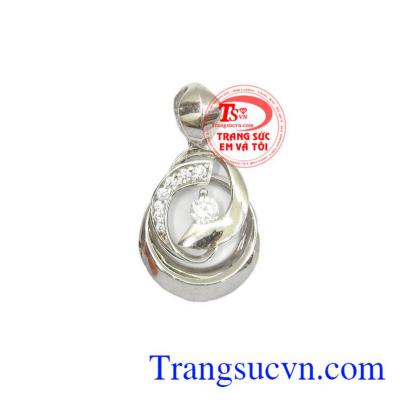 Mặt dây đá trắng là sản phẩm đẹp được nhiều người yêu thích, sản phẩm được nhập khẩu từ Hàn Quốc