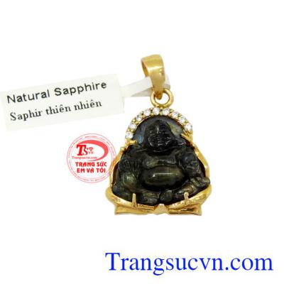 Mặt dây phật di lặc sapphire+vàng 10k là sản phẩm được chế tác từ đá Sapphire thiên nhiên chất lượng bọc vàng.