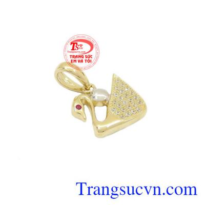 Mặt dây thiên nga vàng Korea tôn lên vẻ xinh xắn, dễ thương cho phái nữ.