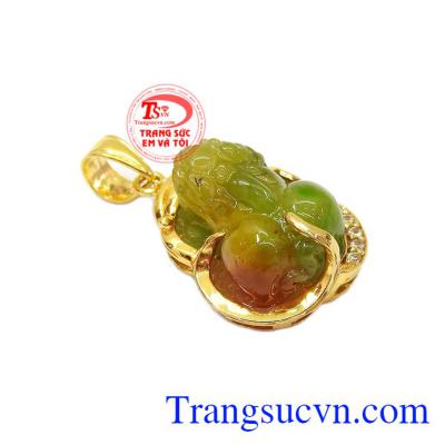 Tỳ hưu là linh vật có tác dụng giải trừ hung khí, chiêu tài lộc, thúc đẩy thăng quan tiến chức,Mặt dây tỳ hưu 14k bình an