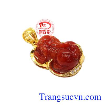 Với sự kết hợp từ ngọc cẩm thạch và vàng tây 14k mang đến cho khách hàng sản phẩm độc đáo, hợp thời trang, bền đẹp,Mặt dây tỳ hưu vàng 14k đẹp