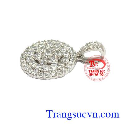 Mặt dây vàng sang trọng được nhiều người yêu thích