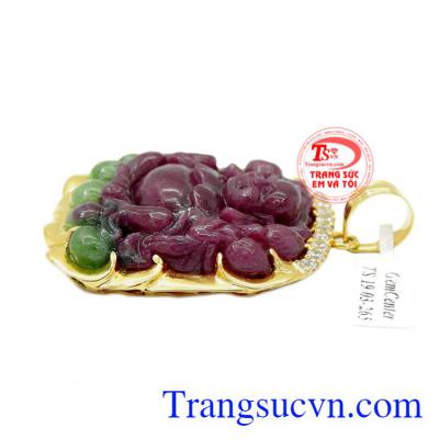 Người ta tin rằng Phật Di Lặc đem lại may mắn, cầu bình an cho gia chủ.