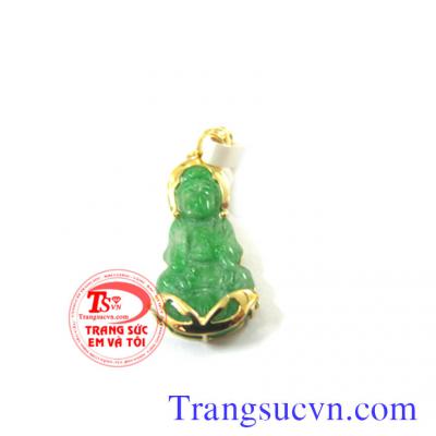 với đường nét bọc tự nhiên cho mặt ngọc được thanh thoát với đường nét chạm của viên ngọc tự nhiên