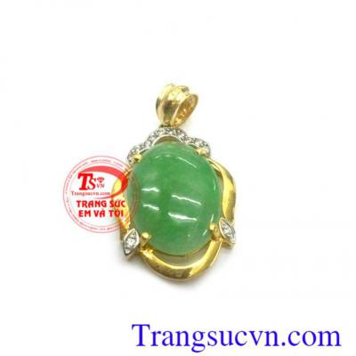 Mặt ngọc jadeite đẹp Cẩm thạch là loại đá quý rất được ưa chuộng ở khu vực châu Á làm cân bằng huyết áp động mạch, chống lại ảnh hưởng của thời tiết