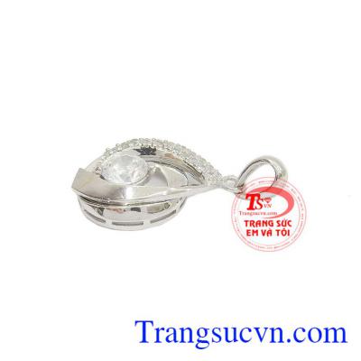 Xu hướng hiện nay, bộ mặt dây chuyền trang sức vàng tây đang là những lựa chọn hàng đầu, thể hiện tình yêu bền chặt ,trao tặng nhau giá trị cuộc sống