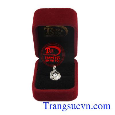 Mặt dây chuyền nữ vàng quý phái dễ kết hợp cùng nhiều kiểu dây chuyền vàng