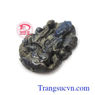 Khi mang theo Mặt Phật Quan Âm sẽ mang lại cho gia chủ sự may mắn, và giúp gia chủ vượt qua những khó khăn