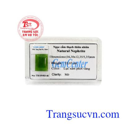 Ngọc cẩm thạch ép vỉ may mắn được chế tác tỉ mỉ, đường nét tinh tế