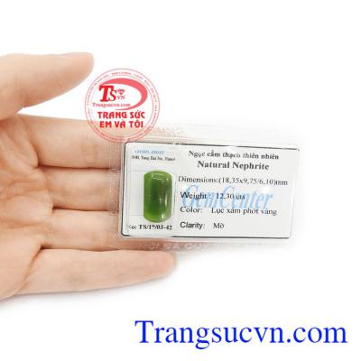 Dù chế tác thành bất kỳ món trang sức nào thì ngọc cẩm thạch đều mang lị may mắn cho chủ nhân