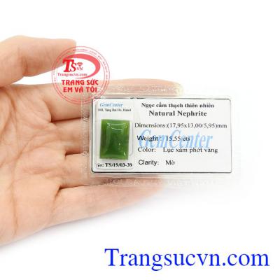 Ngọc cẩm thạch còn có tác dụng trong việc hạ sốt, cân bằng lại hệ thần kinh, hỗ trợ điều trị bệnh trầm cảm