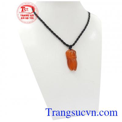 Theo kinh nghiệm dân gian, bày Ngọc thiền trong nhà hoặc đeo ngọc thiền bên người có thể giúp trẻ không ngừng phấn đấu, nỗ lực trong học tập, thi cử