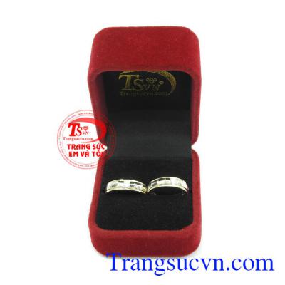 Trang sức Em và tôi luôn mang đến những mẫu mã hợp thời trang, thiết kế tinh xảo