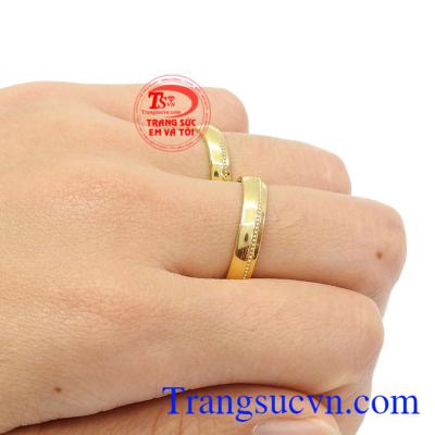 Trang sức Em và Tôi nhận đặt hàng thiết kế theo sở thích của mỗi khách hàng, Nhẫn cưới trơn vàng