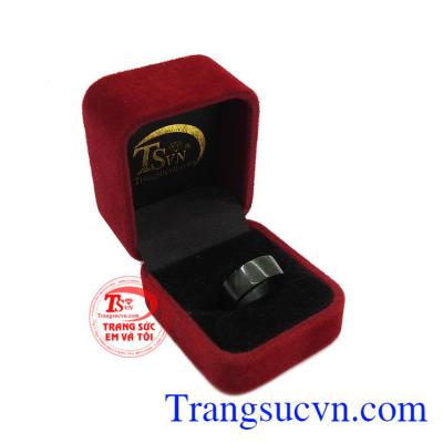 Nhẫn cẩm thạch thiên nhiên mang đến đẳng cấp hoàn toàn khác biệt giúp phái mạnh tự tin và thể hiện.