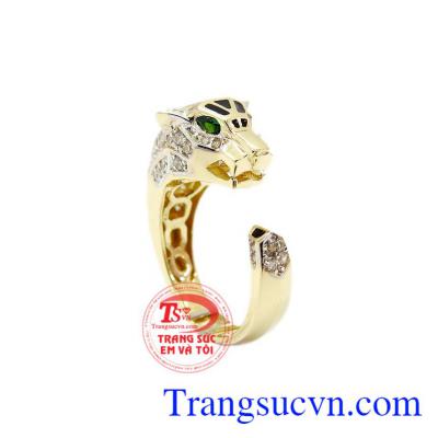 Sản phẩm dễ kết hợp với mọi loại trang phục khác nhau