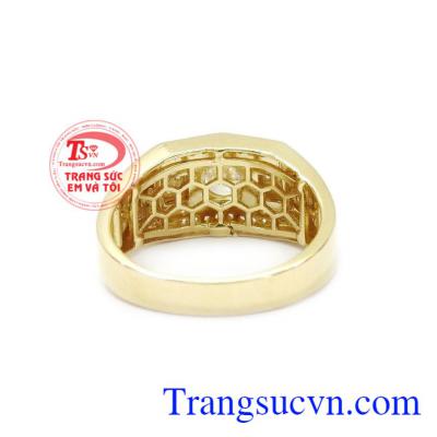 Kiểu dáng mới lạ, hợp thời trang giúp phái mạnh tự tin và thể hiện cá tính