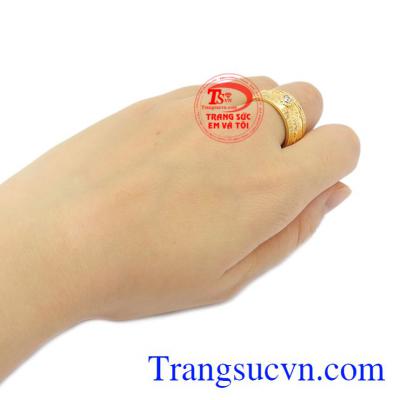 Nhẫn nam phượng hoàng 10k mang lại vẻ quyền quý, sang trọng cho người đeo. 