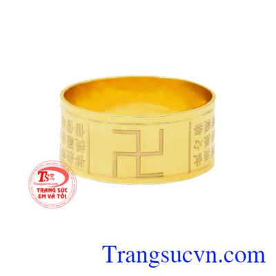 Sản phẩm có thể kết hợp với nhiều kiểu quần áo.