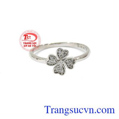 Với thiết kế mảnh và tinh tế làm toát lên vẻ nữ tính, dịu dàng của phái nữ