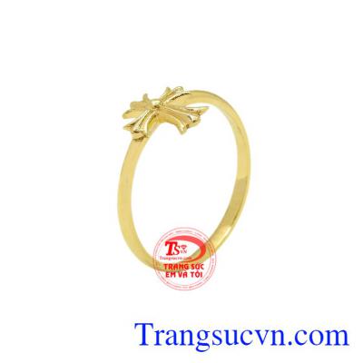 Nhẫn nữ thánh giá vàng 18k là sản phẩm được thiết kế tinh tế, độc đáo. 