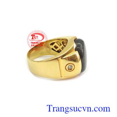 Nhẫn vàng Sapphire sao với đá Sapphire sao thiên nhiên chứa nguồn năng lượng dồi dào, mang lại bình an, may mắn và thịnh vượng cho người đeo