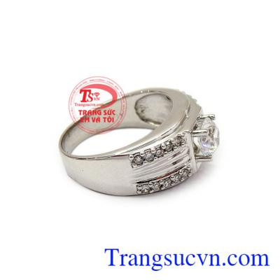 Chiếc Nhẫn nam vàng trắng Italya 18k nhẫn vàng trắng gắn đá kim cương nhân tạo,nhẫn nam vàng 18k italya 750 chất lượng đảm bảo chất lượng vàng