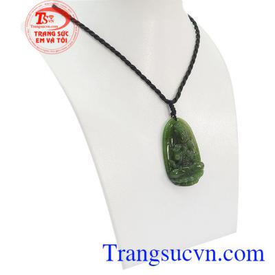 Phật bản mệnh tuổi Mùi - Thân ngọc Nephrite là vị Phật Như Lai Đại Nhật, ngài đại diện cho trí tuệ Phật giáo tối cao, ngài giống như mặt trời, bố thí các loại công đức cho chúng sinh một cách vô tư